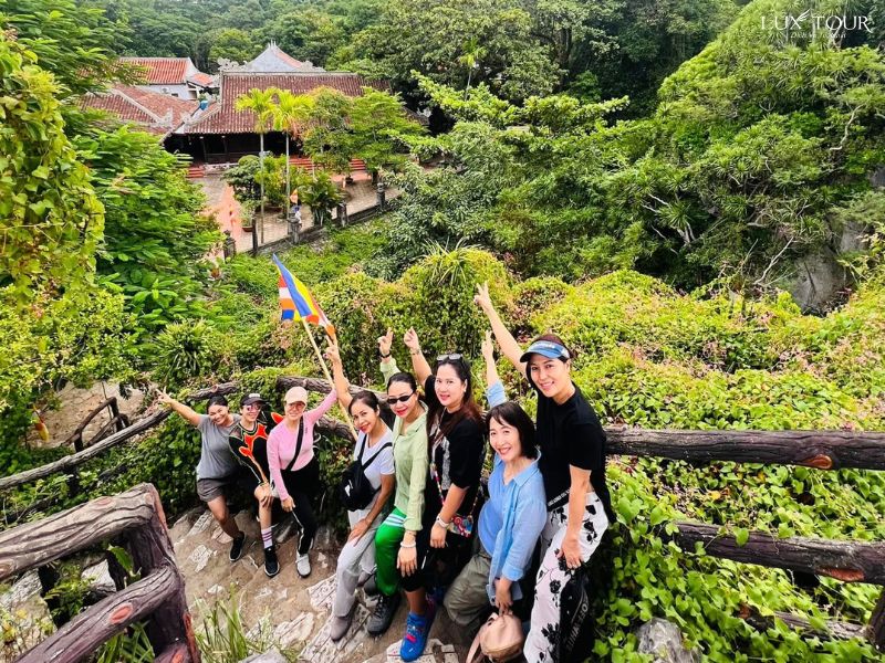 nui-non-nuoc-ninh-binh-2.jpg (202 KB)