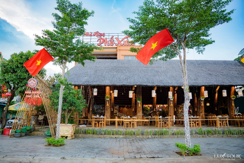 nha-hang-pho-xua-quan-an-ngon-o-trang-an-ninh-binh.png (848 KB)