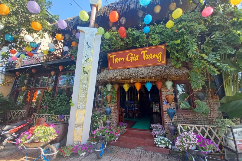 nha-hang-tam-gia-trang-quan-an-ngon-o-trang-an-ninh-binh.jpg (382 KB)