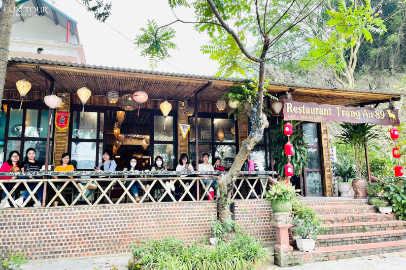 nha-hang-trang-an-89-quan-an-ngon-o-trang-an-ninh-binh.png (910 KB)
