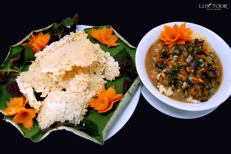 com-chay-sot-de-nha-hang-ben-thuyen-trang-an-quan-de-ngon-o-ninh-binh.jpg (214 KB)