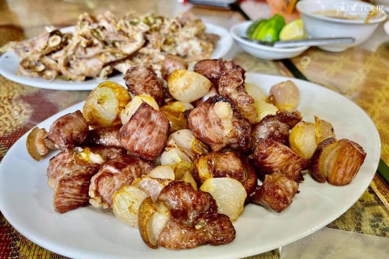 de-xao-lan-cu-qua-nha-hang-dung-pho-nui-quan-de-ngon-o-ninh-binh.jpg (289 KB)