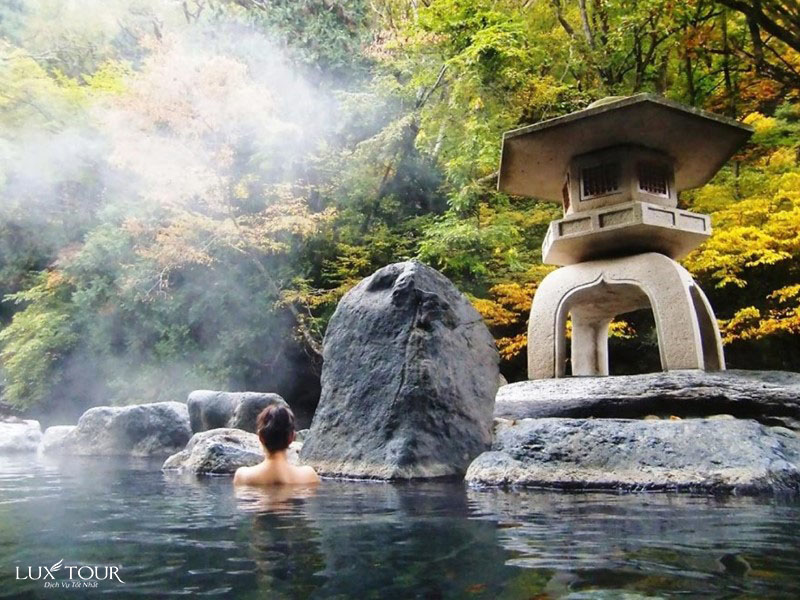 suoi-nuoc-khoang-nong-kenh-ga-23368.jpg (166 KB)