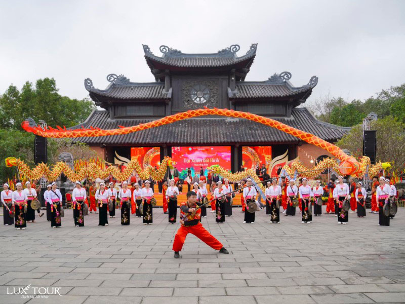 suoi-nuoc-khoang-nong-kenh-ga-4.jpg (155 KB)