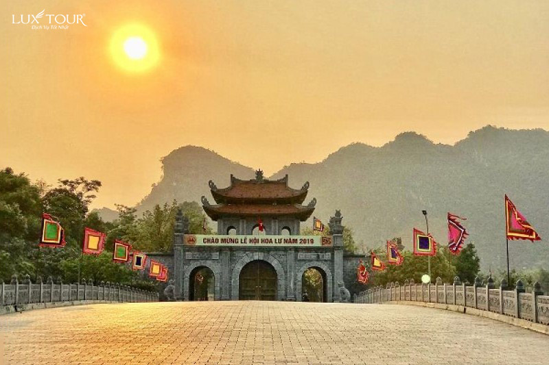 tam-coc-ninh-binh-857876.jpg (129 KB)