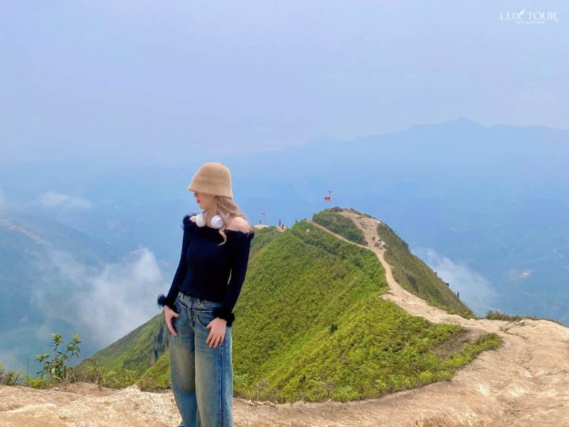 ta-xua-thang-3-dinh-song-lung-khung-long.jpg (63 KB)