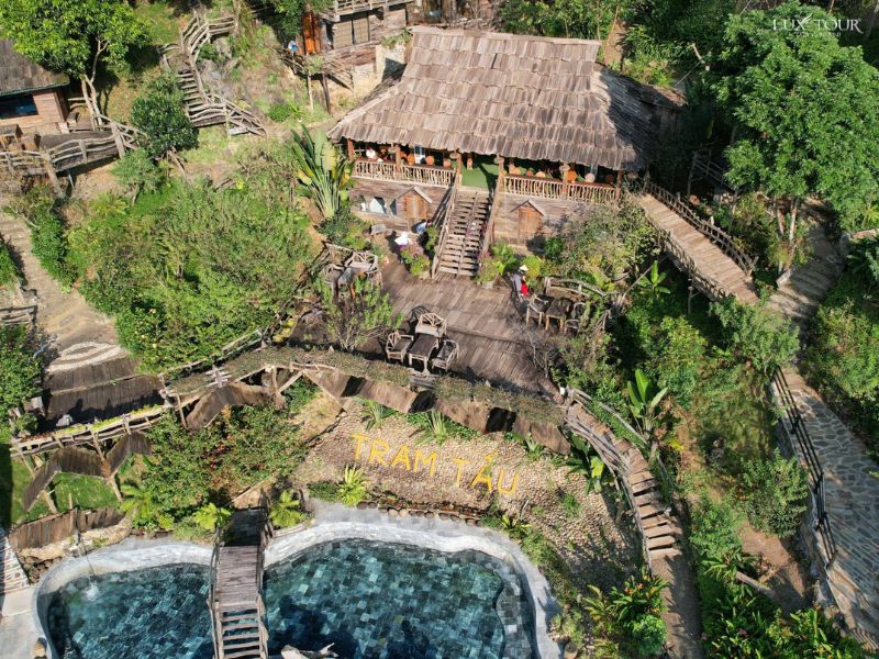 ta-xua-thang-3-suoi-nuoc-nong-tram-tau.jpg (177 KB)