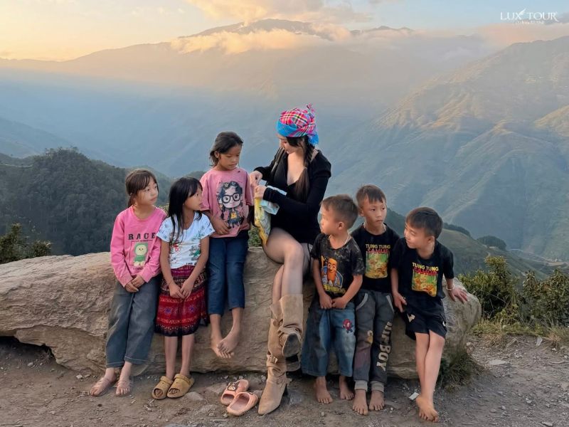 ta-xua-thang-3-tre-em-vung-cao.jpg (84 KB)